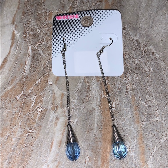 Bundle of 7 Earrings and a Bracelet - Picture 11 of 16